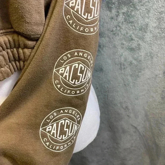 Pacsun brown cropped sweatshirt with front side pockets size S - Picture 9 of 9